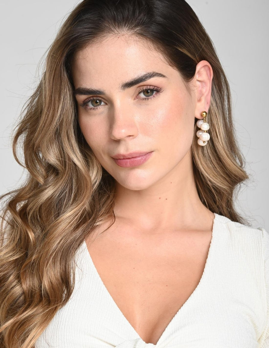 Isara Earring Pearl + Ivory. Earring In Pearl + Ivory