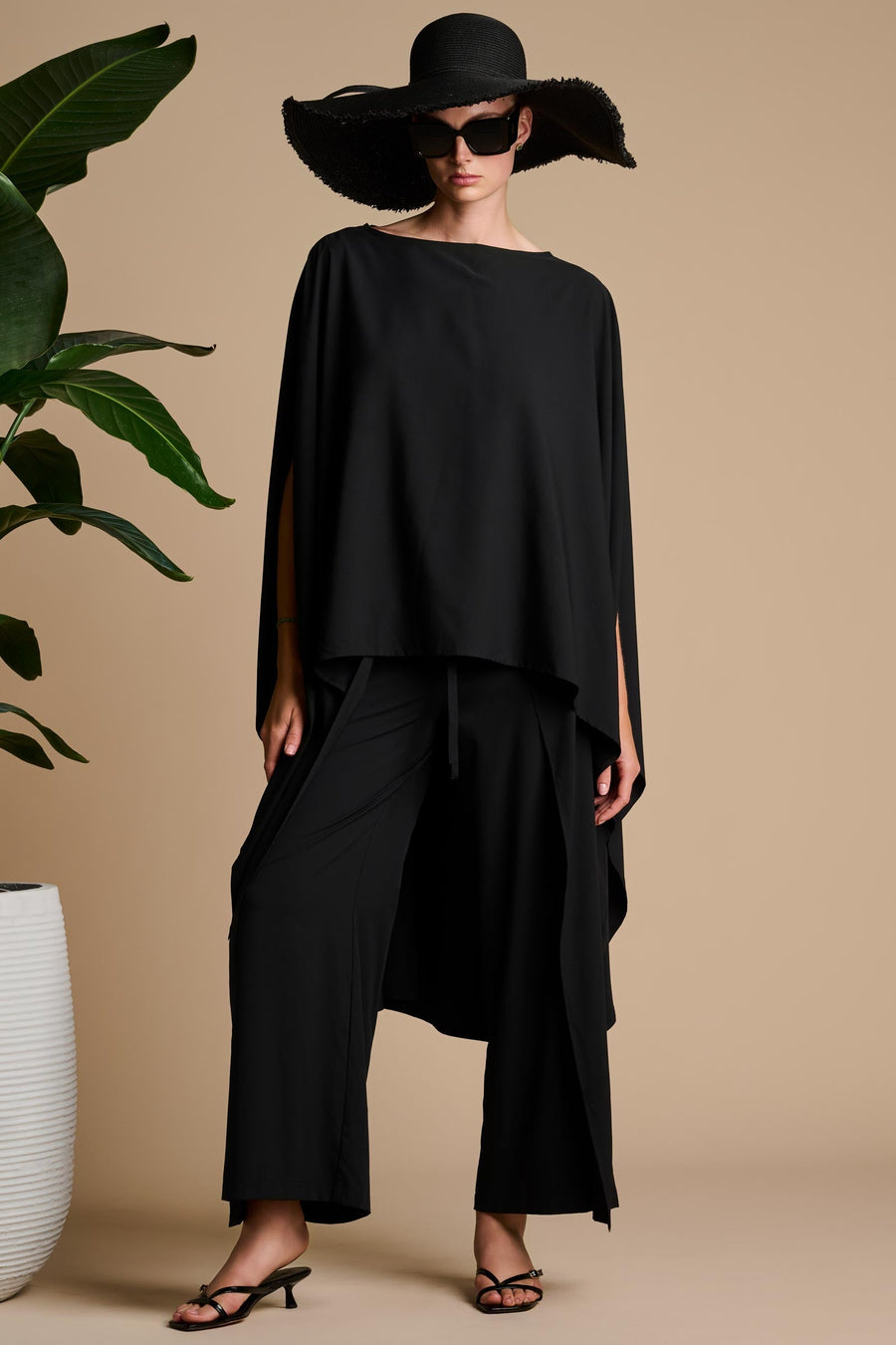Hydra Sun Poncho | Black