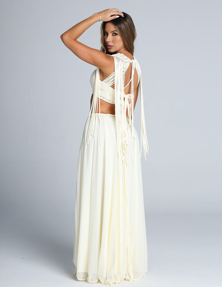 Outfit: Crop Top Warrior & Skirt Blooming Ivory