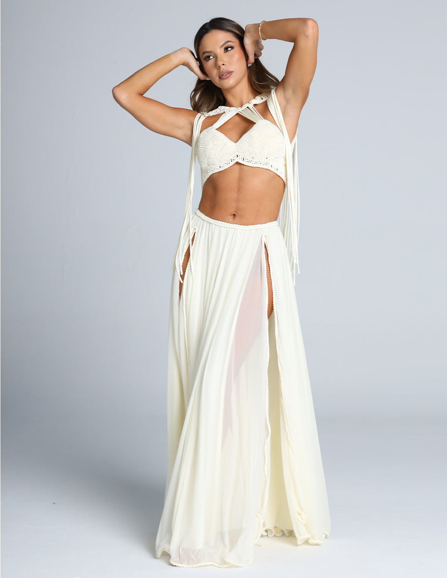 Outfit: Crop Top Warrior & Skirt Blooming Ivory